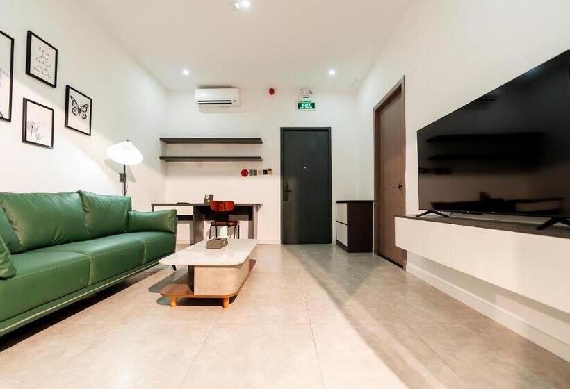 스탠다드 룸 풀장 전망, Heddin Homestay