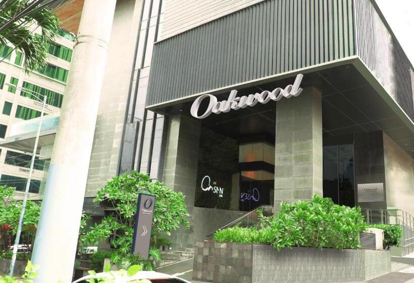 Люкс, Oakwood Makati Avenue