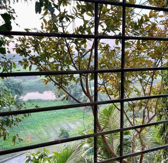 اتاق پریمیوم چهارنفره, Tekri Farms And Retreat