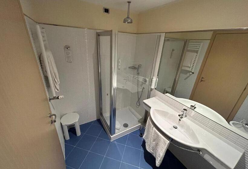 Номер Стандарт, Tower Hotel Malpensa