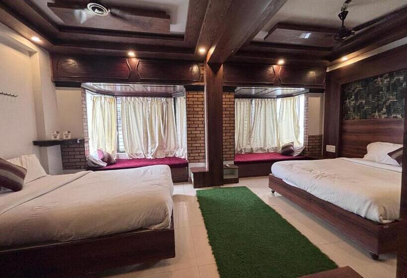家庭间, Staymaker Hotel Raj Empire