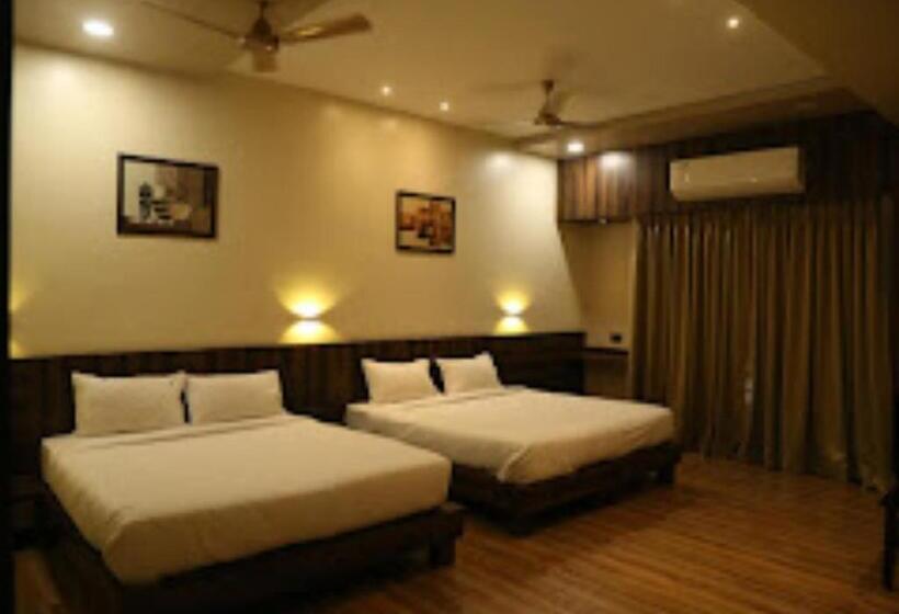 Номер Deluxe Кровать Кинг, Gopala Palace Ballarpur