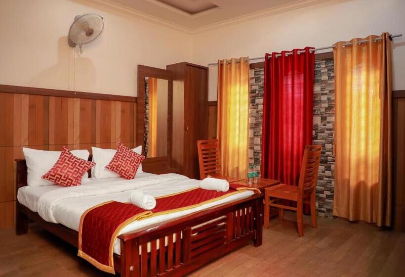 Quarto Estandar, Edakkal Home Stay