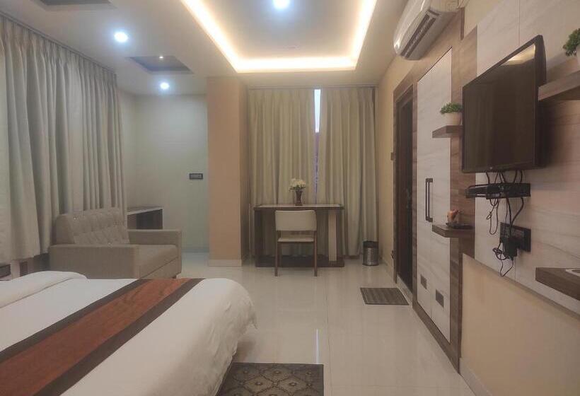 Стандартный Номер Кровать Кинг, Lee Palace