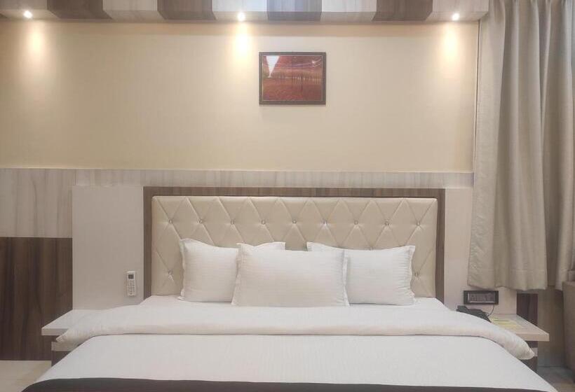 Стандартный Номер Кровать Кинг, Lee Palace
