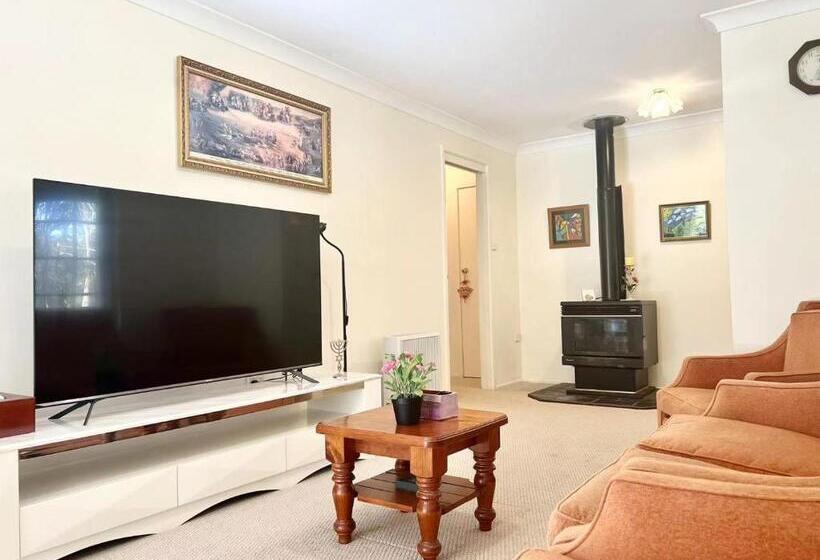 Семейный Номер, Sydney Farm Stay    Live With Nature And Animals