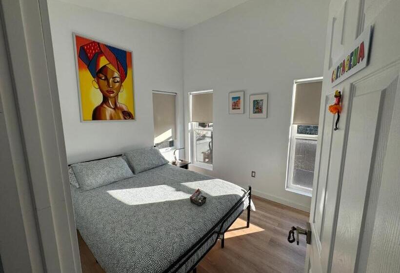 スタンダードルーム, Private Room In West Seattle Cartagena Inspired
