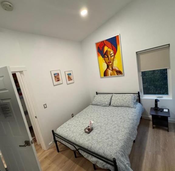スタンダードルーム, Private Room In West Seattle Cartagena Inspired