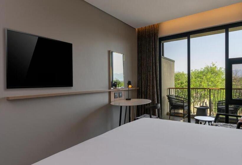 Номер Стандарт Вид на Горы, Radisson Safari Hotel Hoedspruit