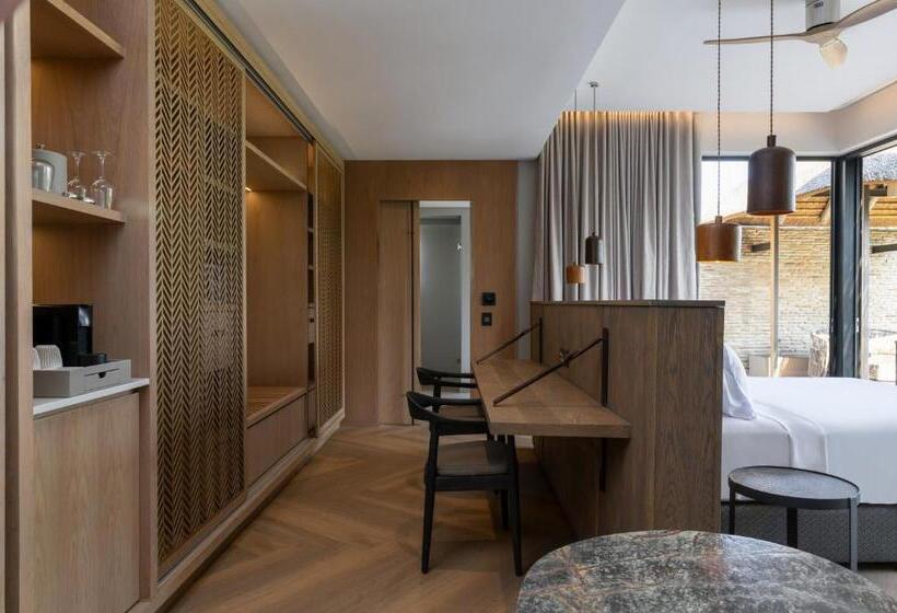 Люкс Премиум, Radisson Safari Hotel Hoedspruit