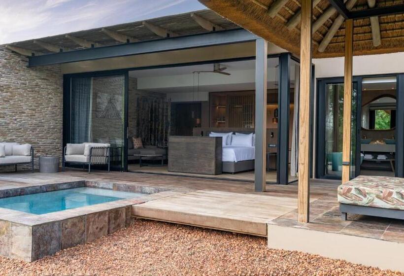Люкс Премиум, Radisson Safari Hotel Hoedspruit