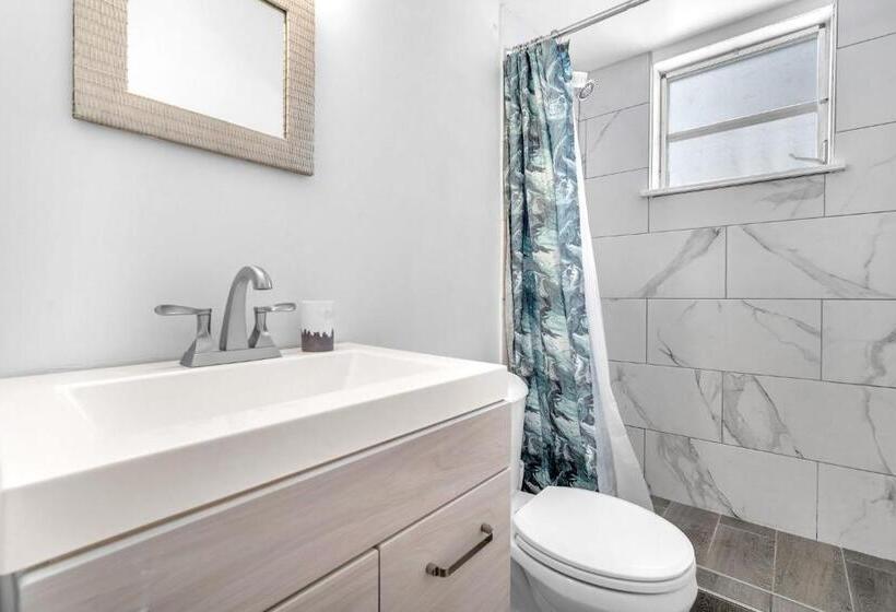 דירת חדר, Blue Wave Bungalow   1 1   Stylish