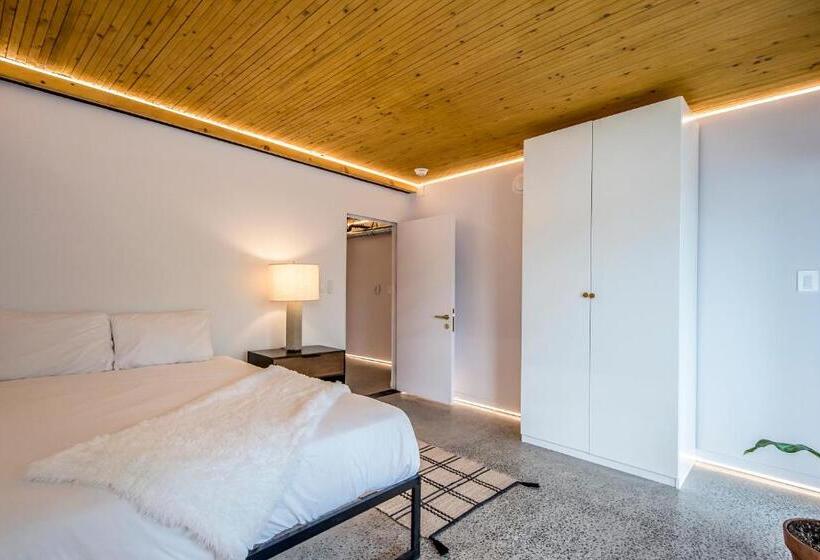 バルコニー付きスタンダードルーム, Luxury Bnb   Halifax Rooftop
