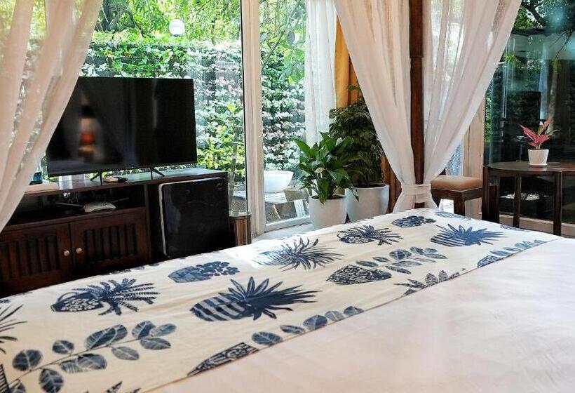 小型套房带泳池景, Swimup   Suites With Private Pool , Vagator