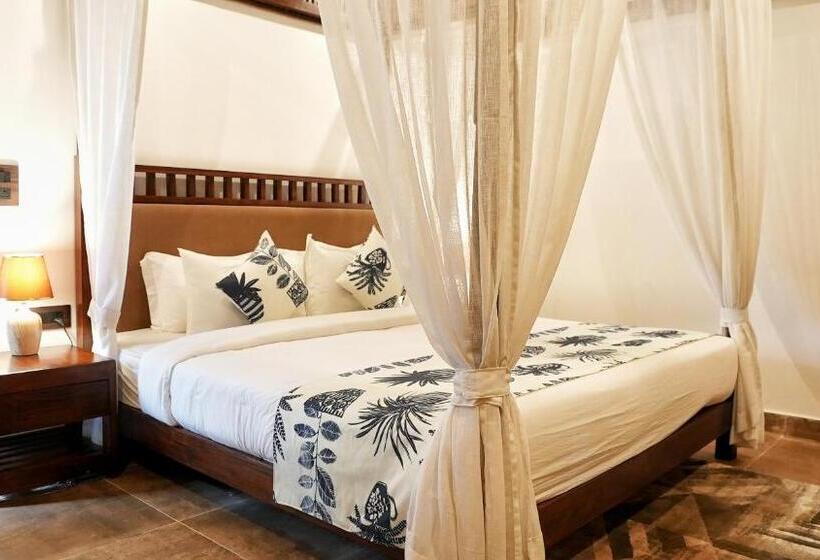 小型套房带泳池景, Swimup   Suites With Private Pool , Vagator