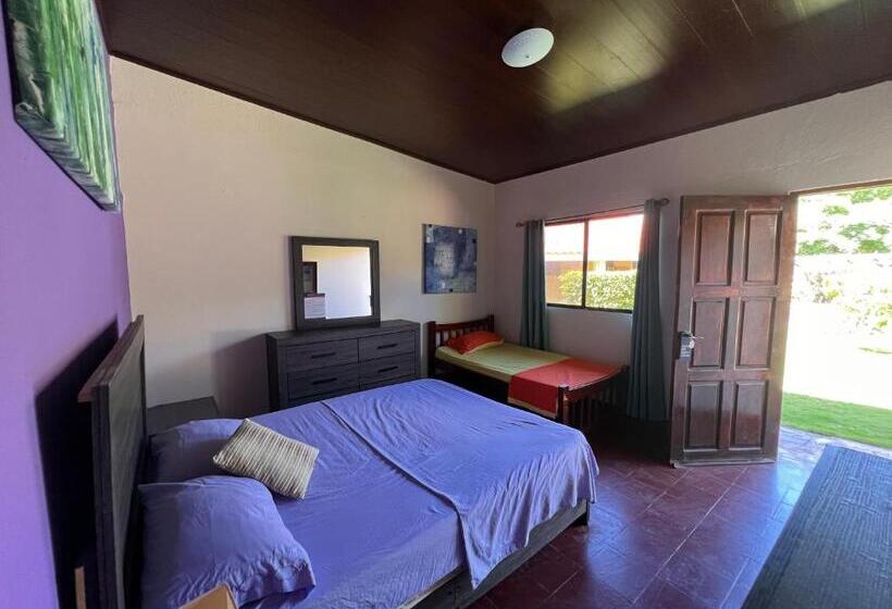 舒适三人间, Solid Surf Camp Hostel Nicaragua