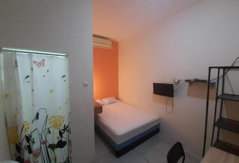 Номер Стандарт, Oyo 93274 Oren Home Bekasi