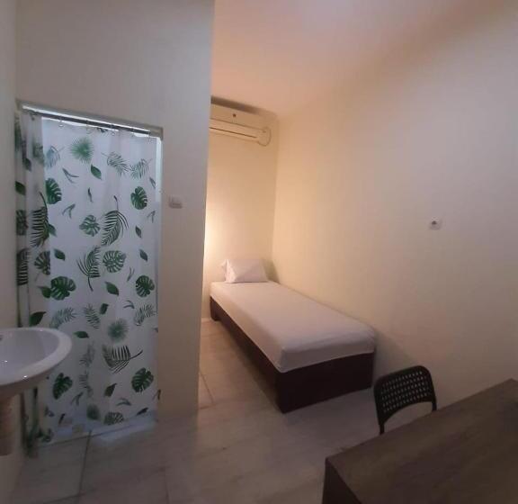 Номер Стандарт Индивидуальный, Oyo 93274 Oren Home Bekasi