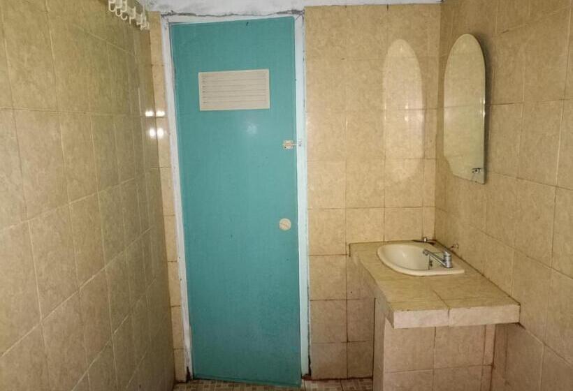 Номер Deluxe, Oyo 93241 Hotel Puri Azzura Danau Ranau