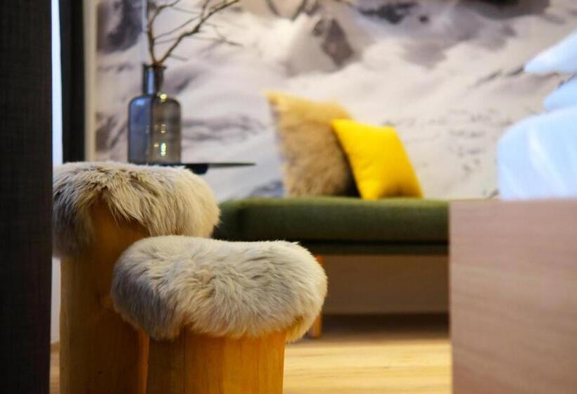 Номер Deluxe, Mariandl Am Berg