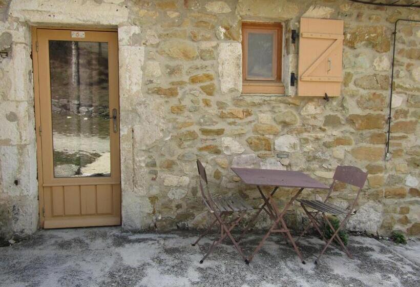 Номер Стандарт с Террасой, Auberge De Miélandre