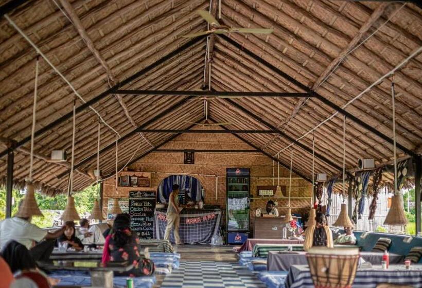 اتاق استاندارد با بالکن, Om Home Hampi