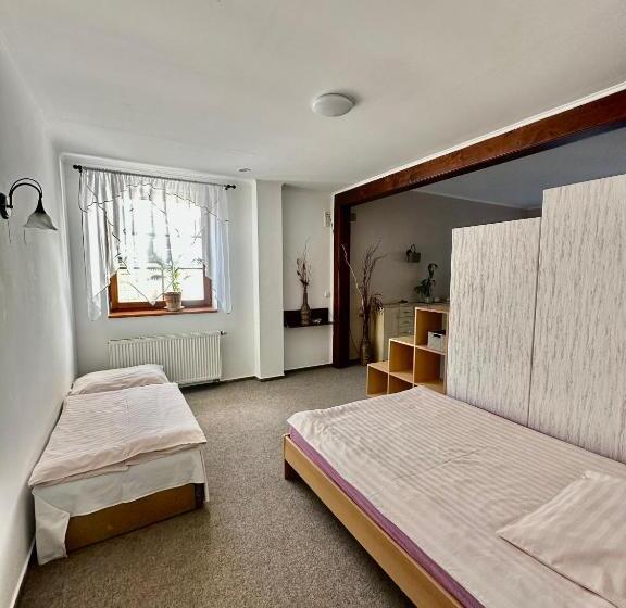 Family Suite, Pod Klíčem