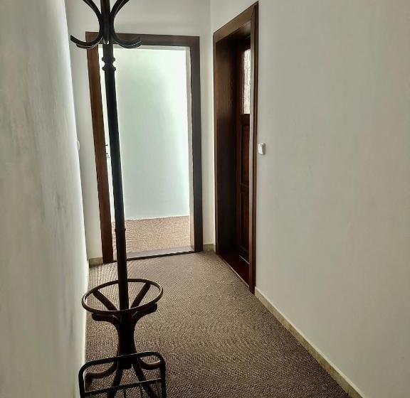 家庭间, Pod Klíčem
