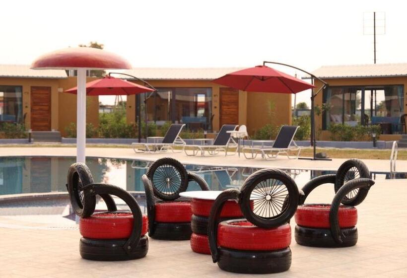 Номер Стандарт Вид на Бассейн, Skd Resort And Club
