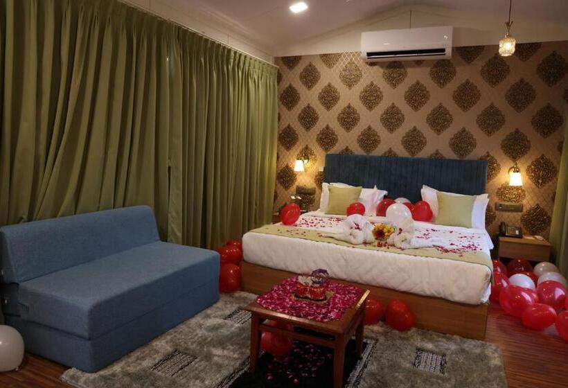 Студия Стандарт, Skd Resort And Club