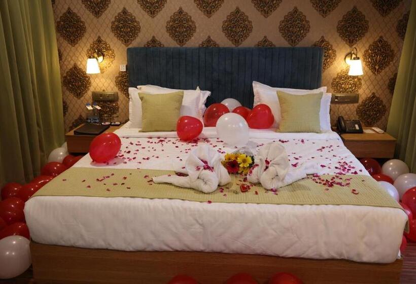 Студия Стандарт, Skd Resort And Club