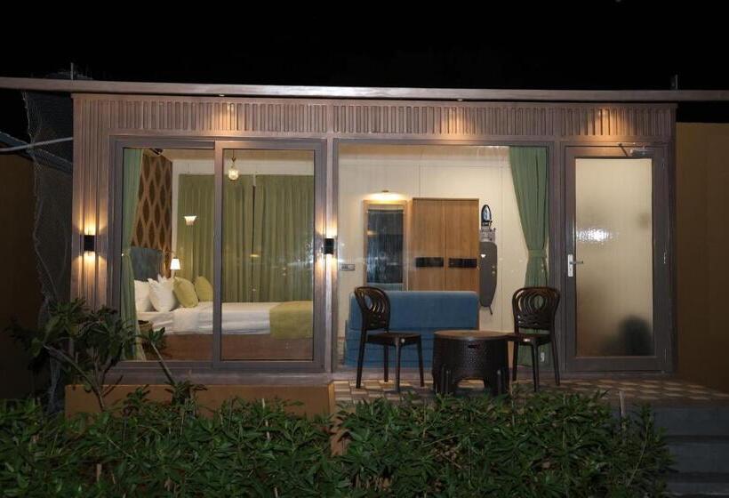 Студия Стандарт, Skd Resort And Club