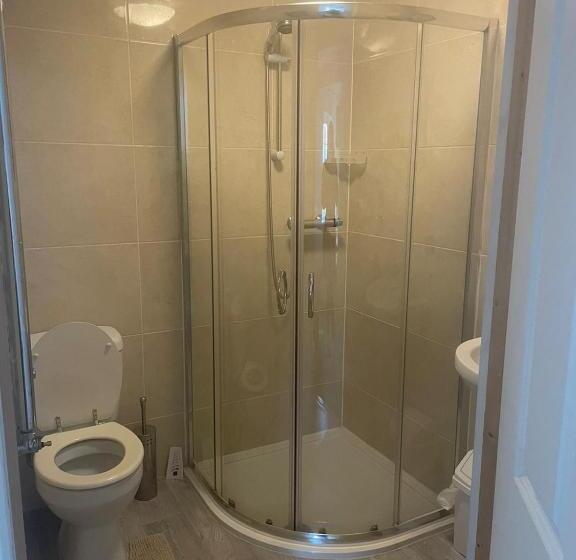 Семейный Номер, Quarrie House
