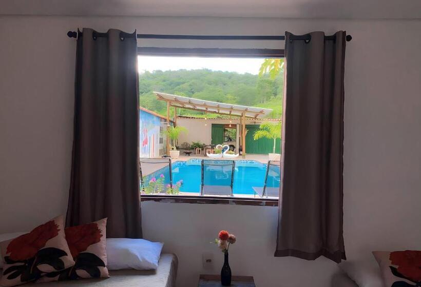 Quarto Triplo Estandar, Pousada Sunflower