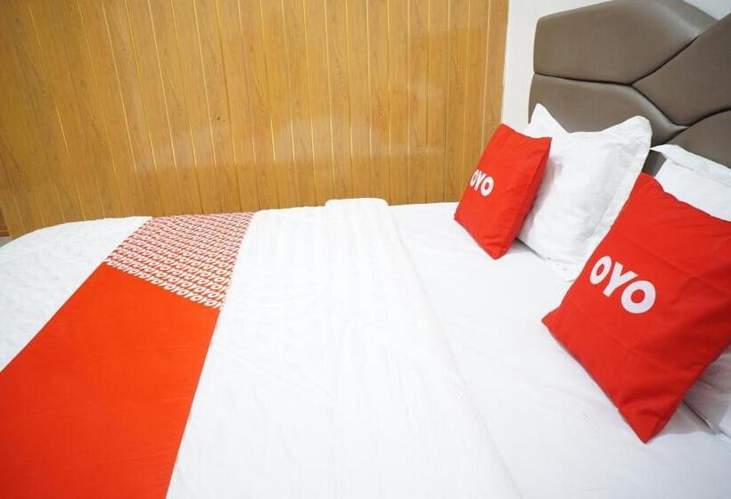디럭스 룸, Oyo 93205 Kusuma Hotel And Convention Hall