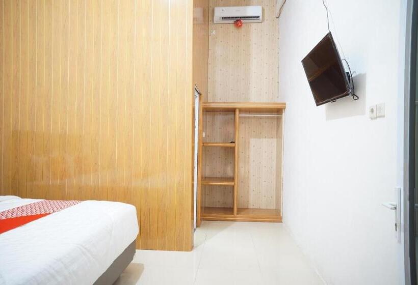 Номер Deluxe, Oyo 93205 Kusuma Hotel And Convention Hall