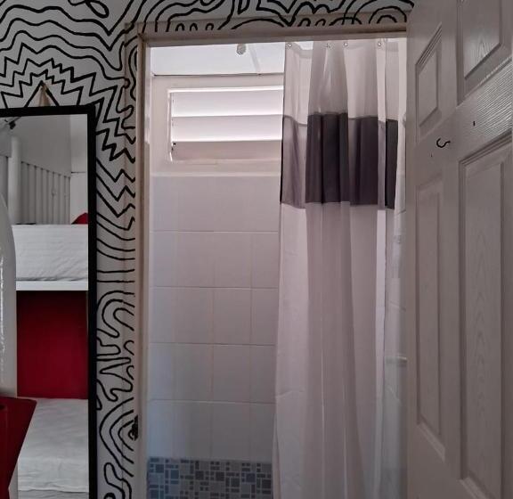 Кровать в Общей Комнате, Hostel Saltwater