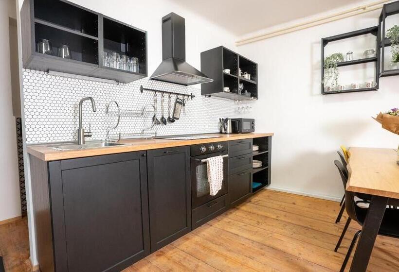 اتاق چهار تخته با دستشویی مشترک, White Wolf House Hostel & Apartments