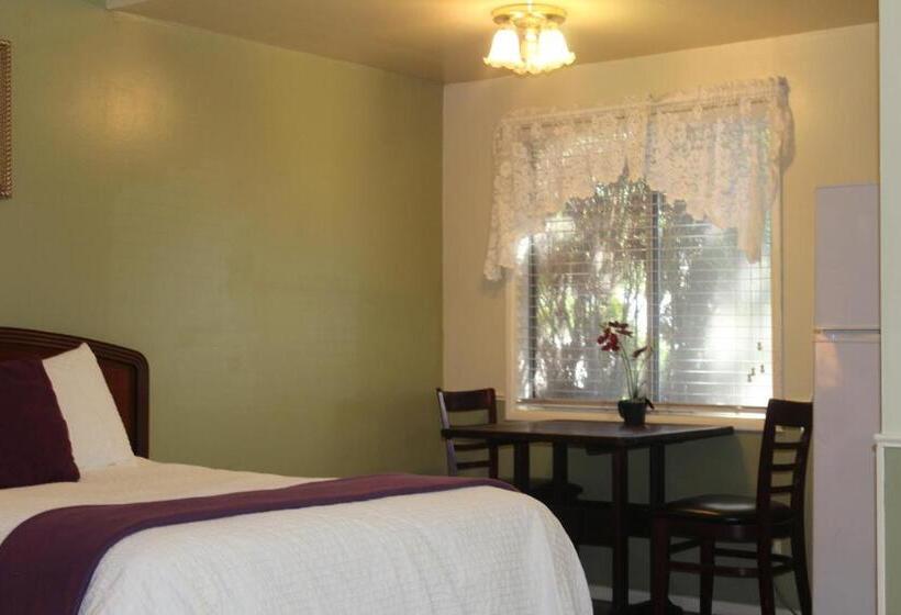 Номер Deluxe Кровать Кинг, El Rancho Motel