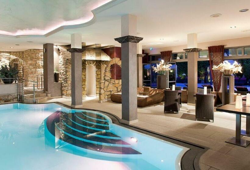 带1个卧室的带阳台的公寓, Parkhotel Heidehof Apartements