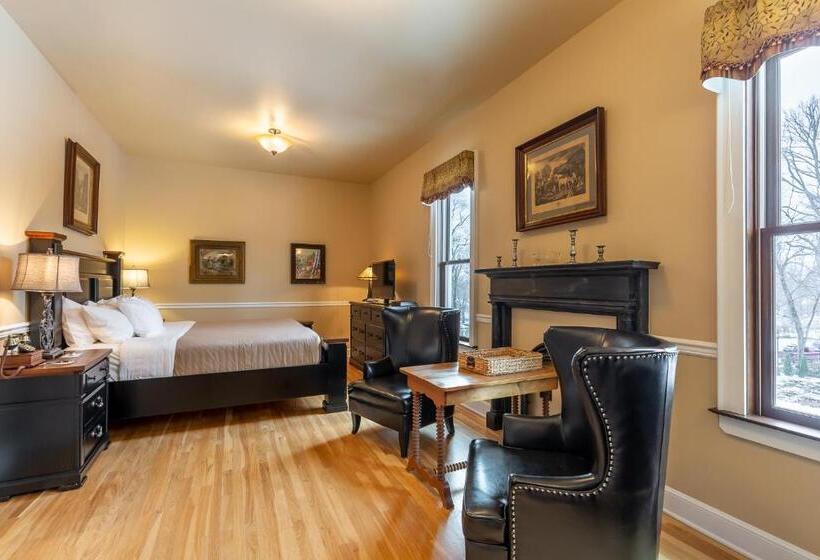 디럭스 룸, Steele Mansion Inn & Gathering Hub