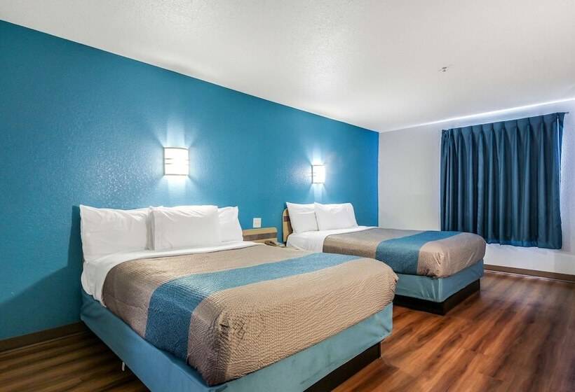 Люкс Повышенной Комфортности, Motel 6 New Braunfels