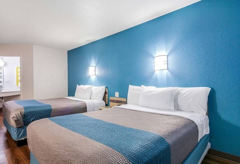 Люкс Повышенной Комфортности, Motel 6 New Braunfels