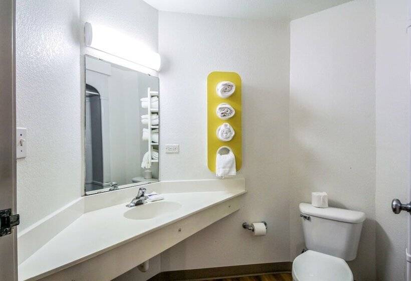 Номер Deluxe, Motel 6 New Braunfels