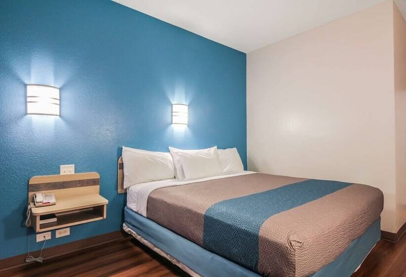 Люкс Повышенной Комфортности, Motel 6 New Braunfels