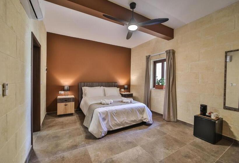 اتاق لوکس, 49 Sunrise Lodge