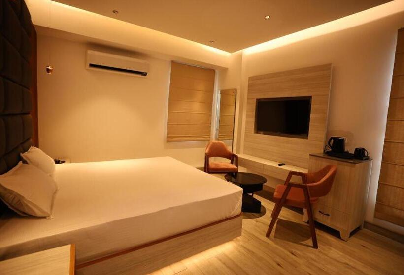 스탠다드 룸 킹사이즈 침대, Grace Inn Hotel Dehradun