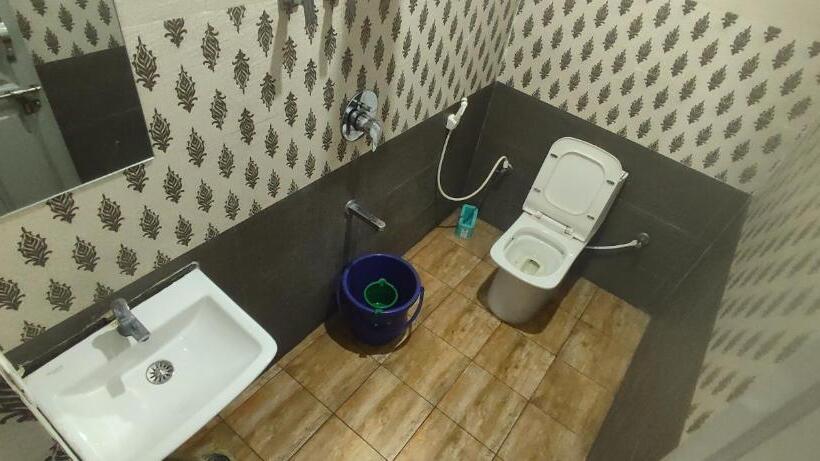 Номер Deluxe, Adh Amilia Residency