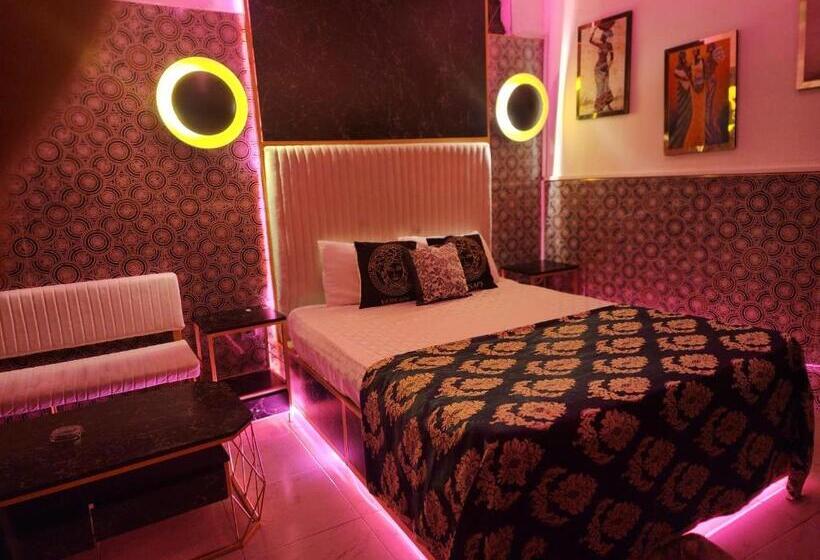 Quarto Estandar Cama King, Ottoman Suit Apartment &