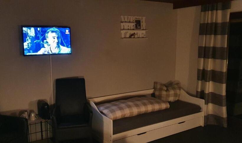 Quarto Familiar, Mountain Motel